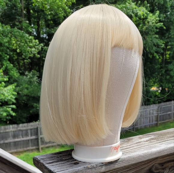 Nayoo bob style cut wig - Picture 4 of 12